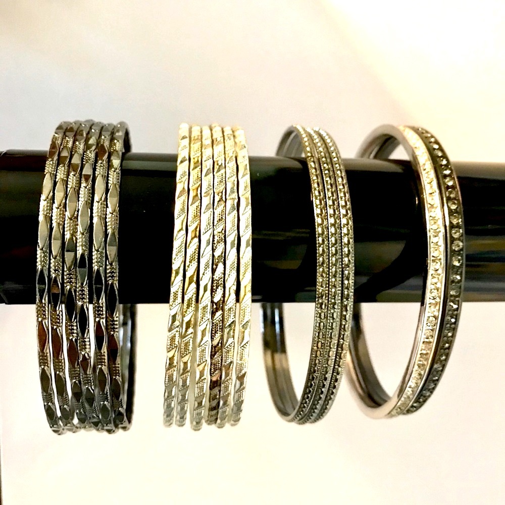 Set of 17 bracelet/bangles